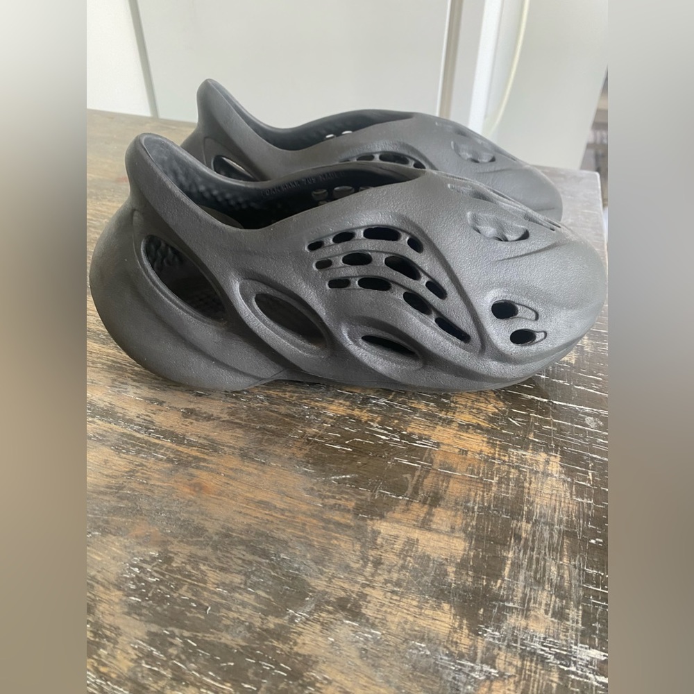 COPY - Yeezy foam runner onyx - Picture 4 of 5